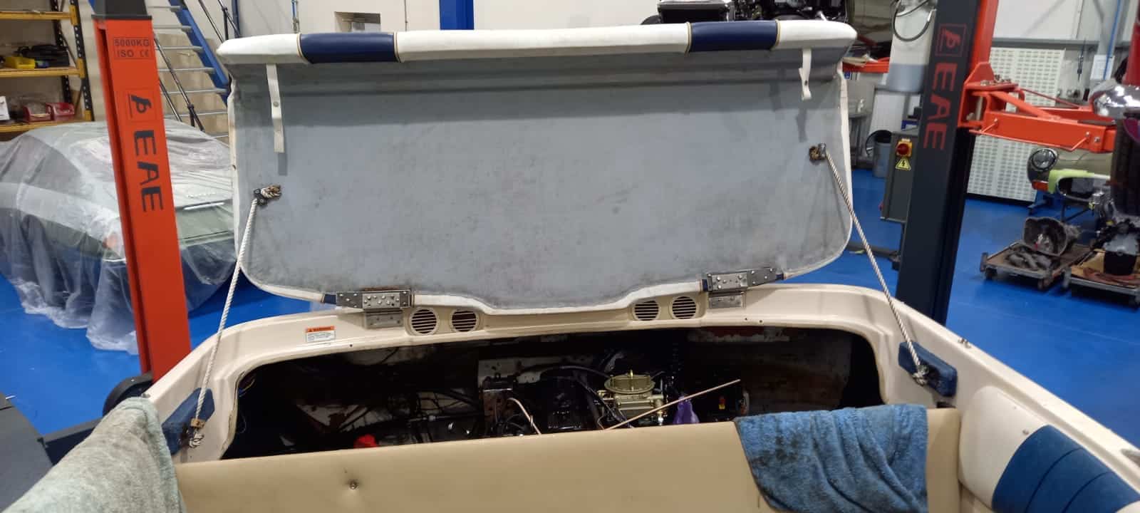 110122 Glastron New Seat Plates and Carburettor Set Up 6 1
