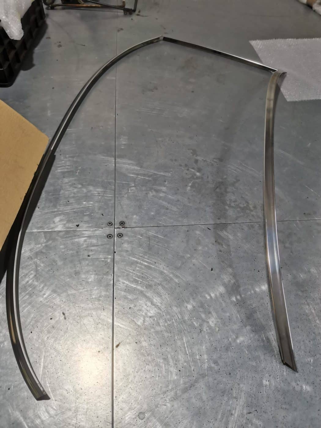 130122 1987 Mercedes 500SL Parts Cleaning and Organising 131 1