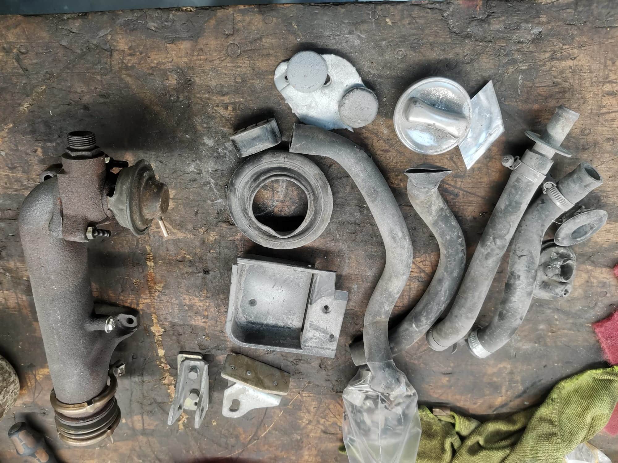 130122 1987 Mercedes 500SL Parts Cleaning and Organising 162 1 1