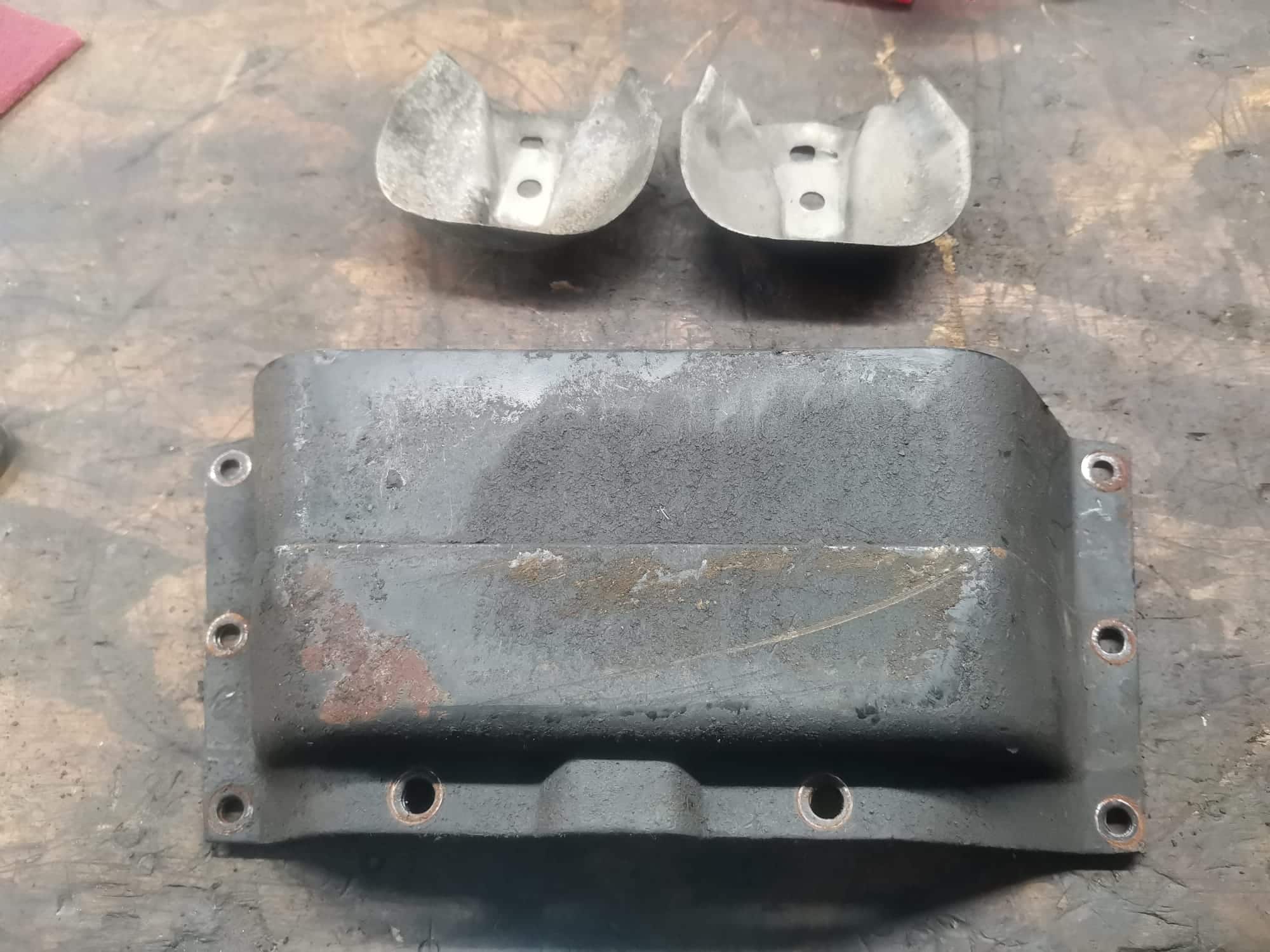 130122 1987 Mercedes 500SL Parts Cleaning and Organising 185 1