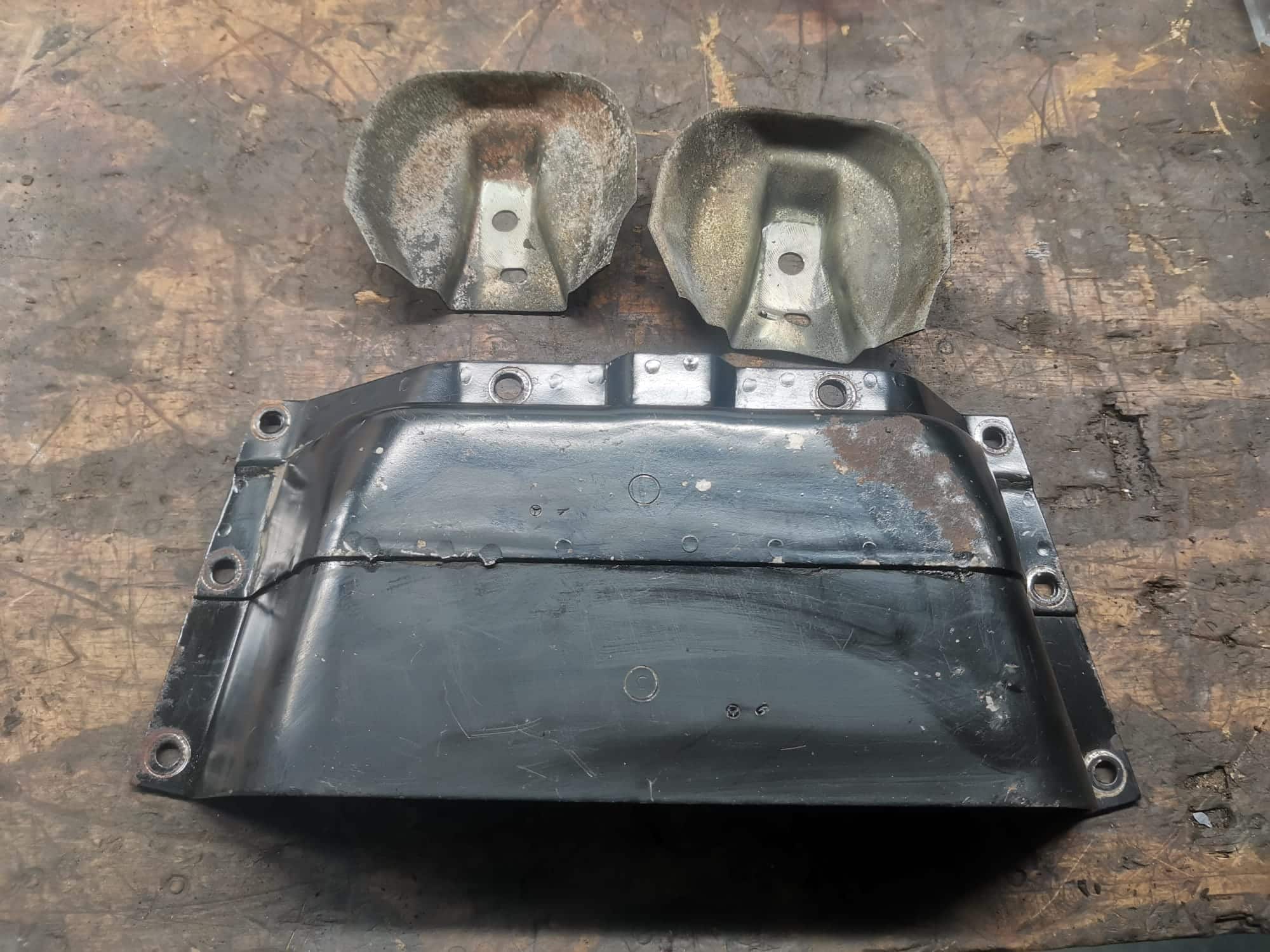 130122 1987 Mercedes 500SL Parts Cleaning and Organising 186 1