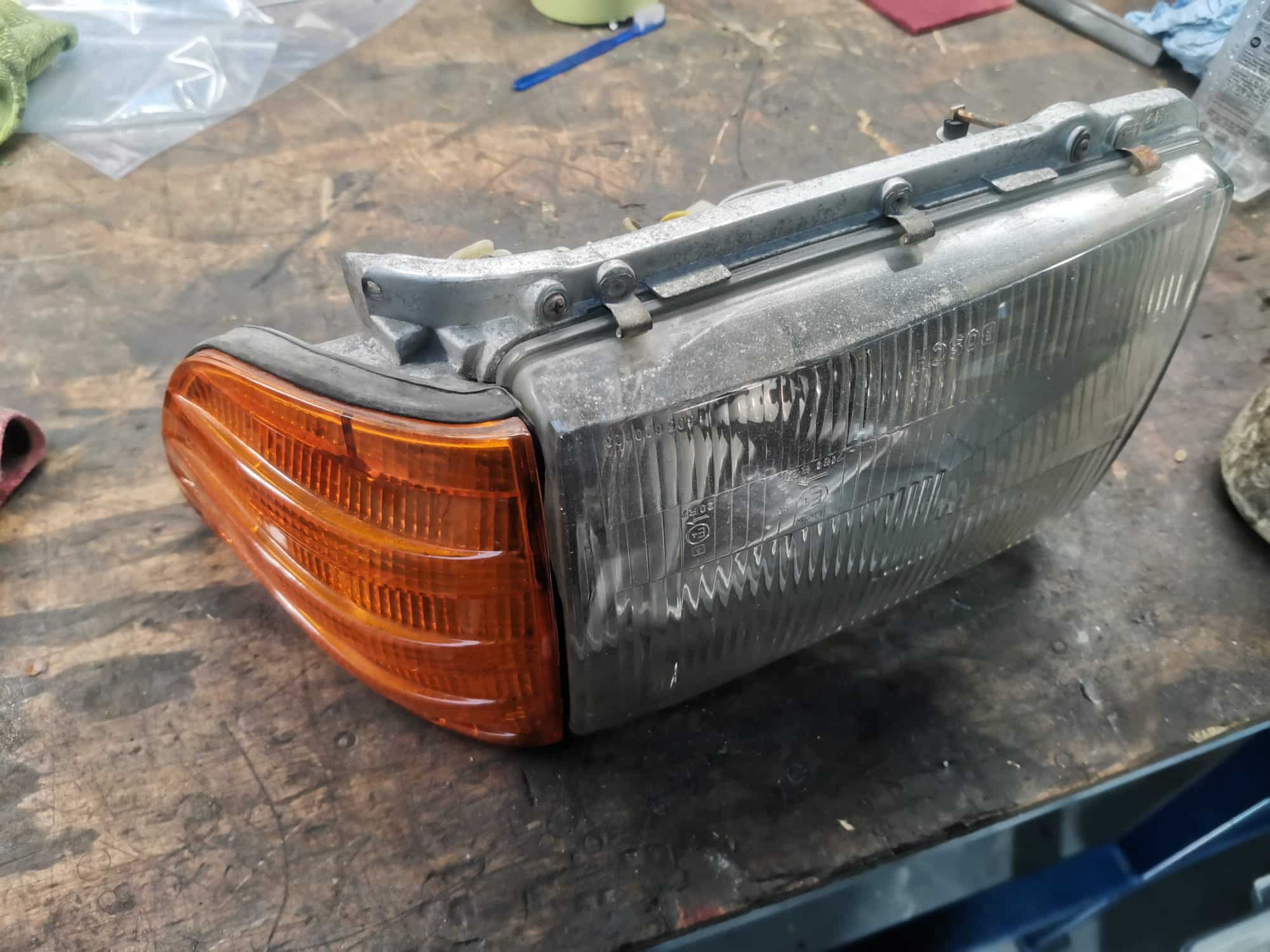 130122 1987 Mercedes 500SL Parts Cleaning and Organising 86 1