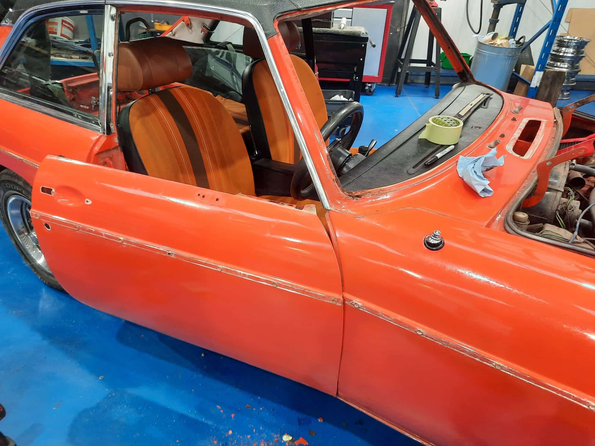 310122 Blaze Orange MGB GT Teardown and Inspection 68 1