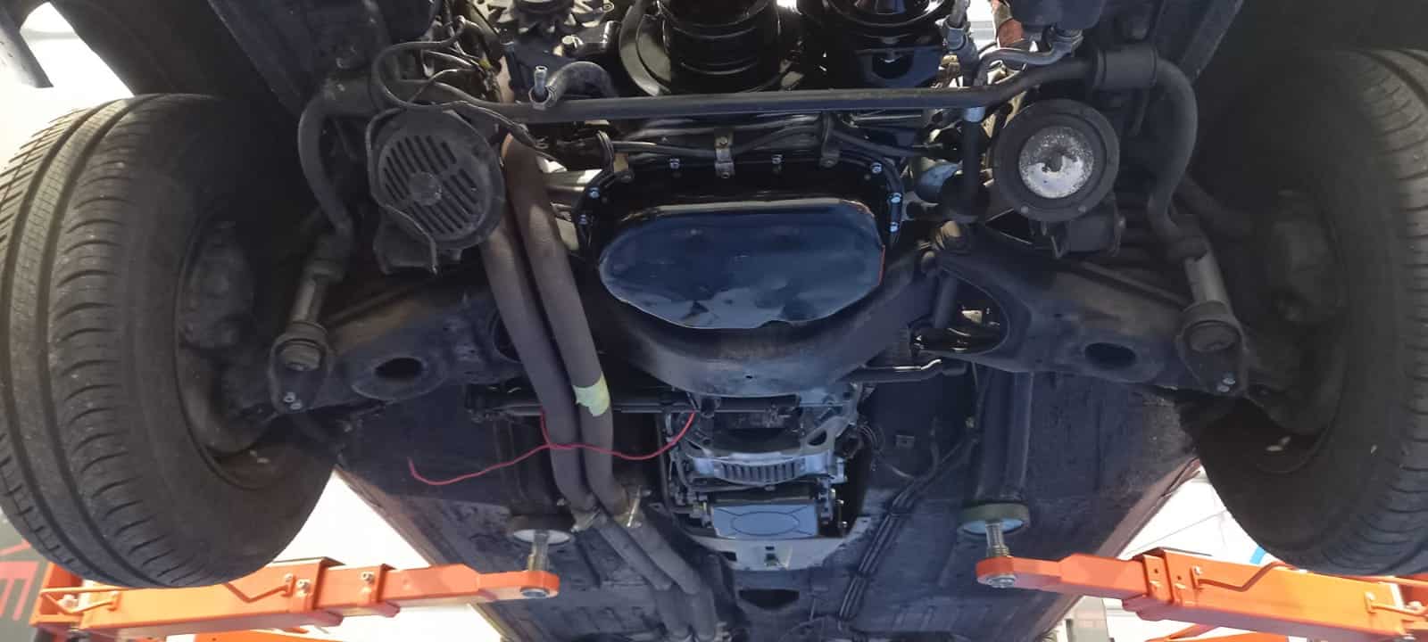 030222 1969 Mercedes 280SL Pagoda Engine In Wiring and plumbing fluids 10 1