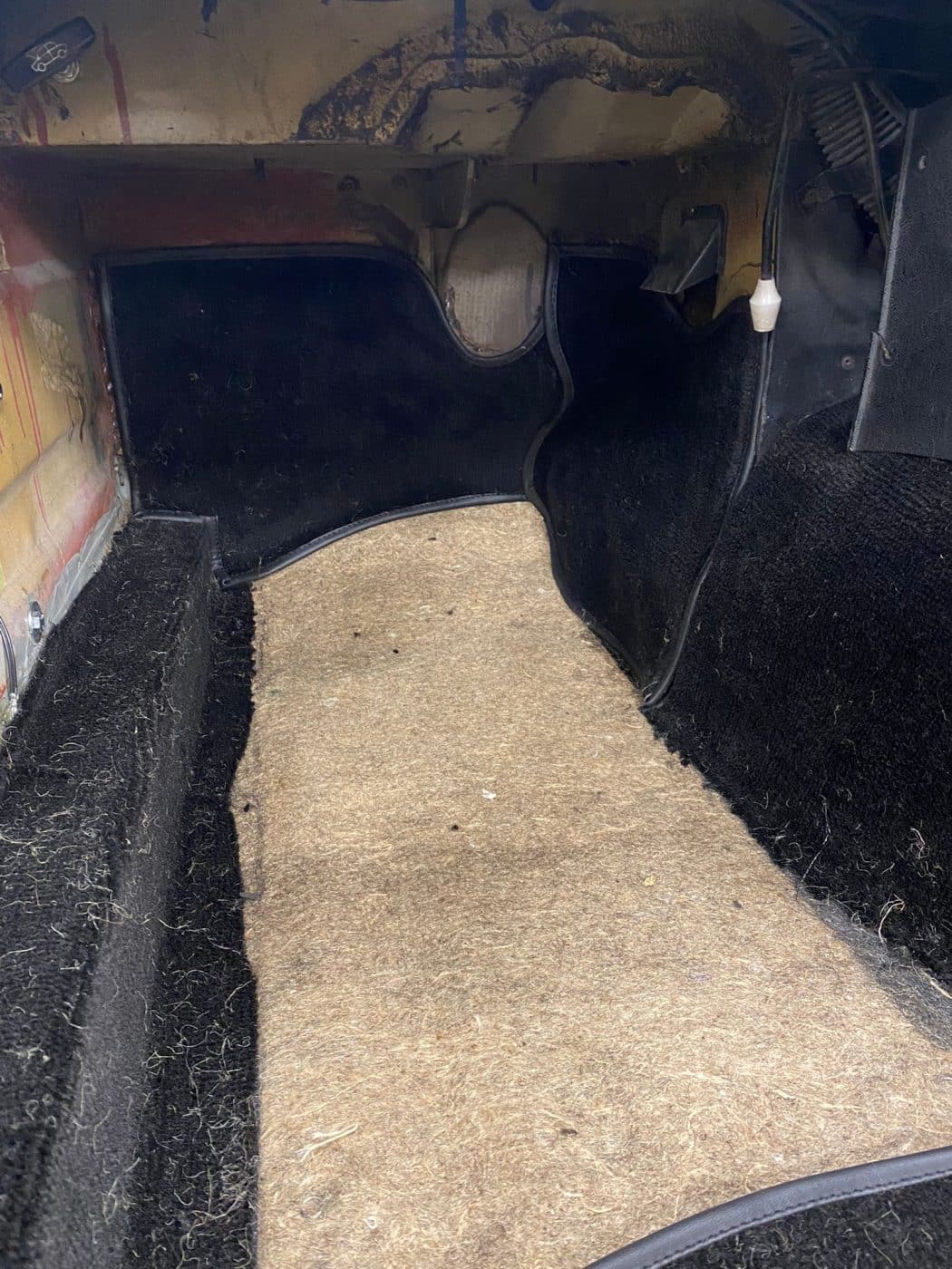 030222 1977 MGB Roadster Carpets and Fitting 25 1