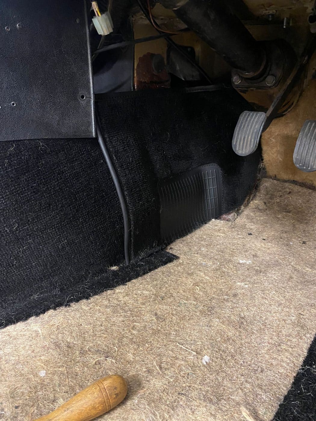 030222 1977 MGB Roadster Carpets and Fitting 27 1