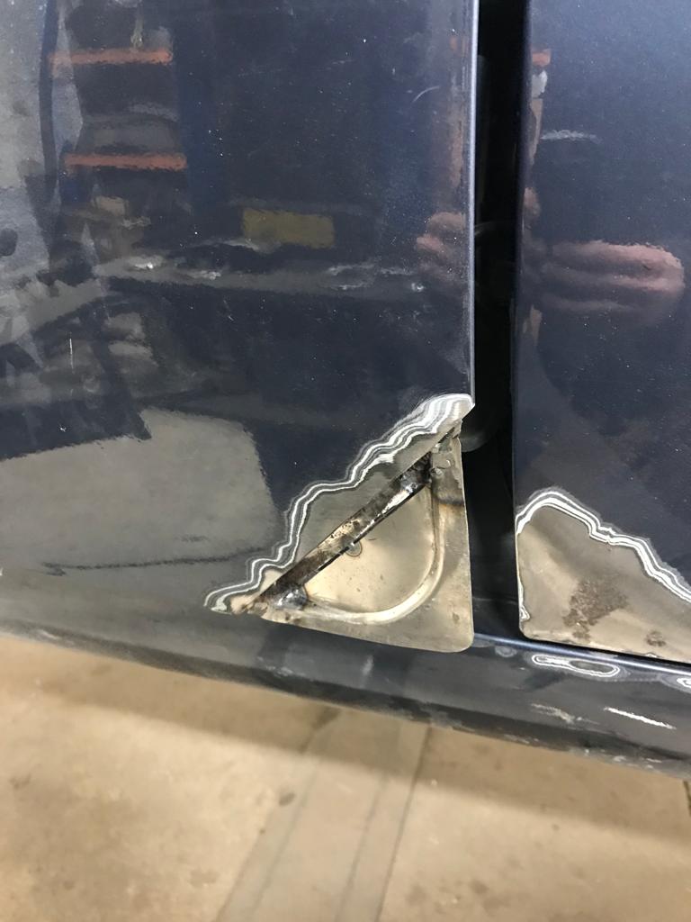 140222 1987 Daimler Double Six Wing and Door Rust Repairs 17 1