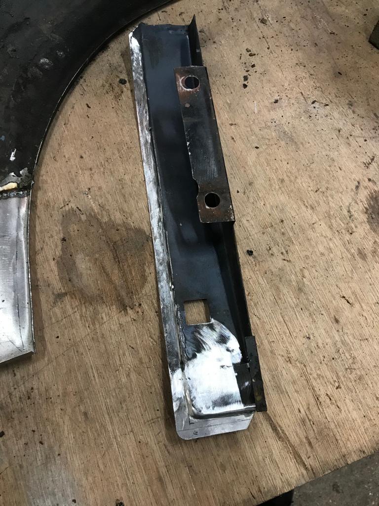 140222 1987 Daimler Double Six Wing and Door Rust Repairs 40 1