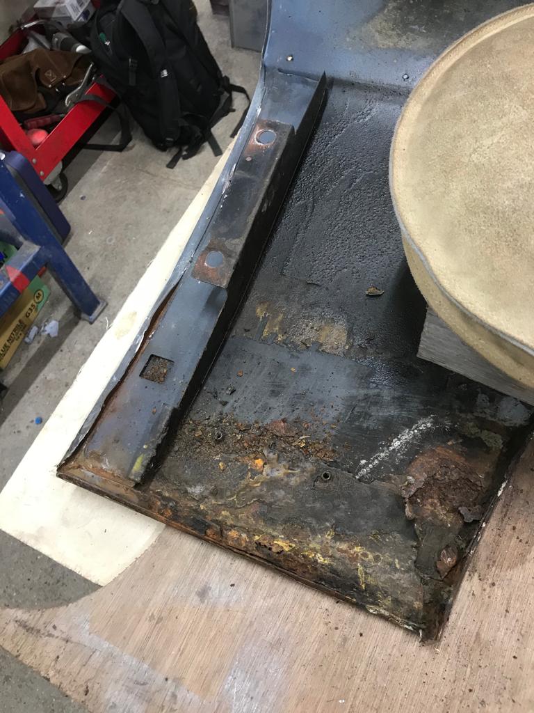 140222 1987 Daimler Double Six Wing and Door Rust Repairs 42 1