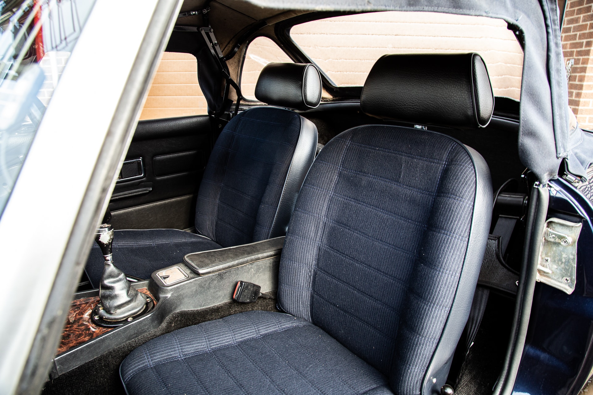 160222 1977 MGB Roadster Feature Images 12 1