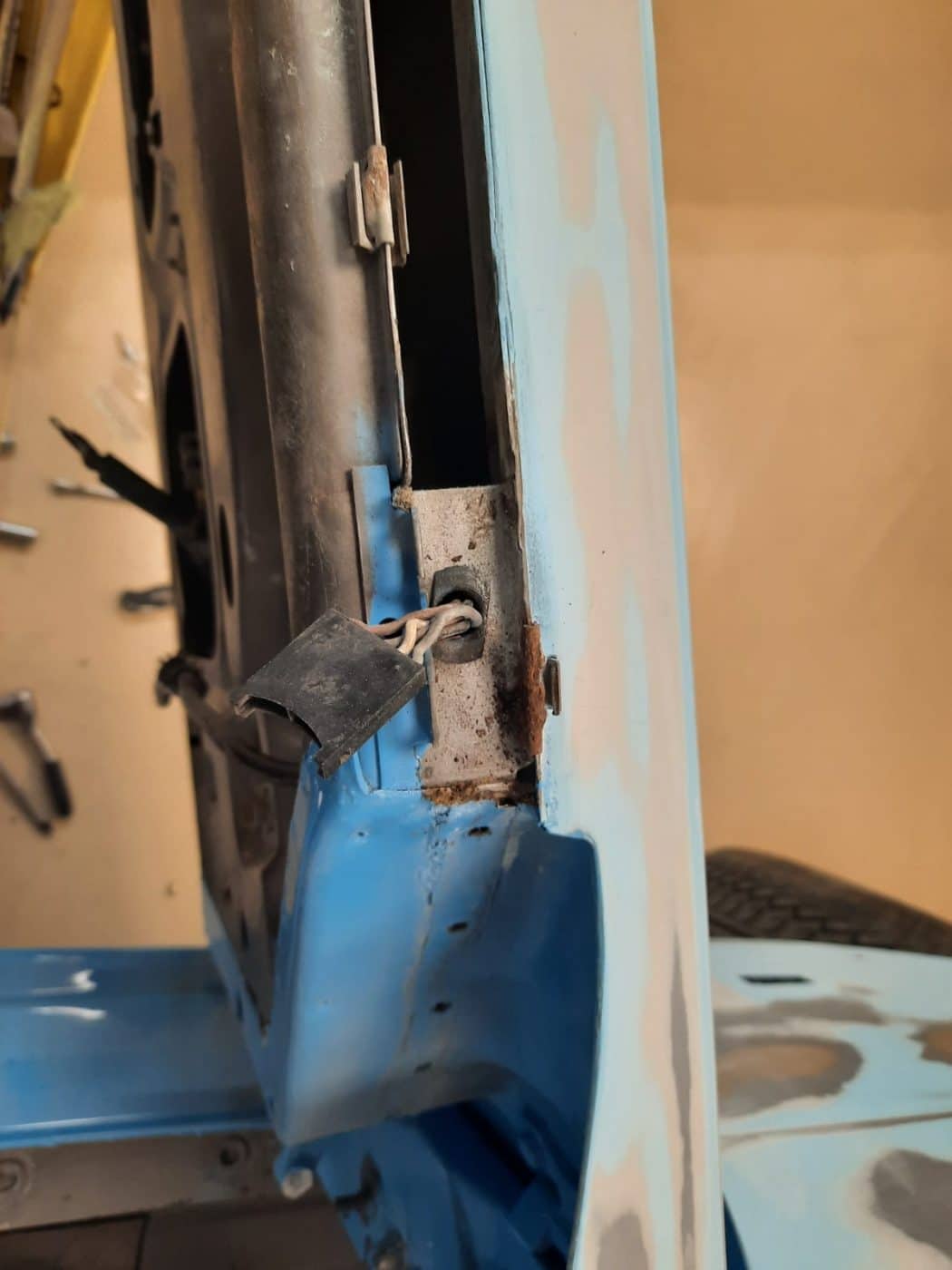 160222 1987 Mercedes 500SL Bodywork Prep for Paint and Window Regs 36 1