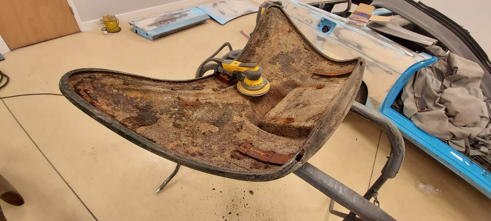 170222 1956 Jensen 541 Doors Boot and Wing Prep 13 1