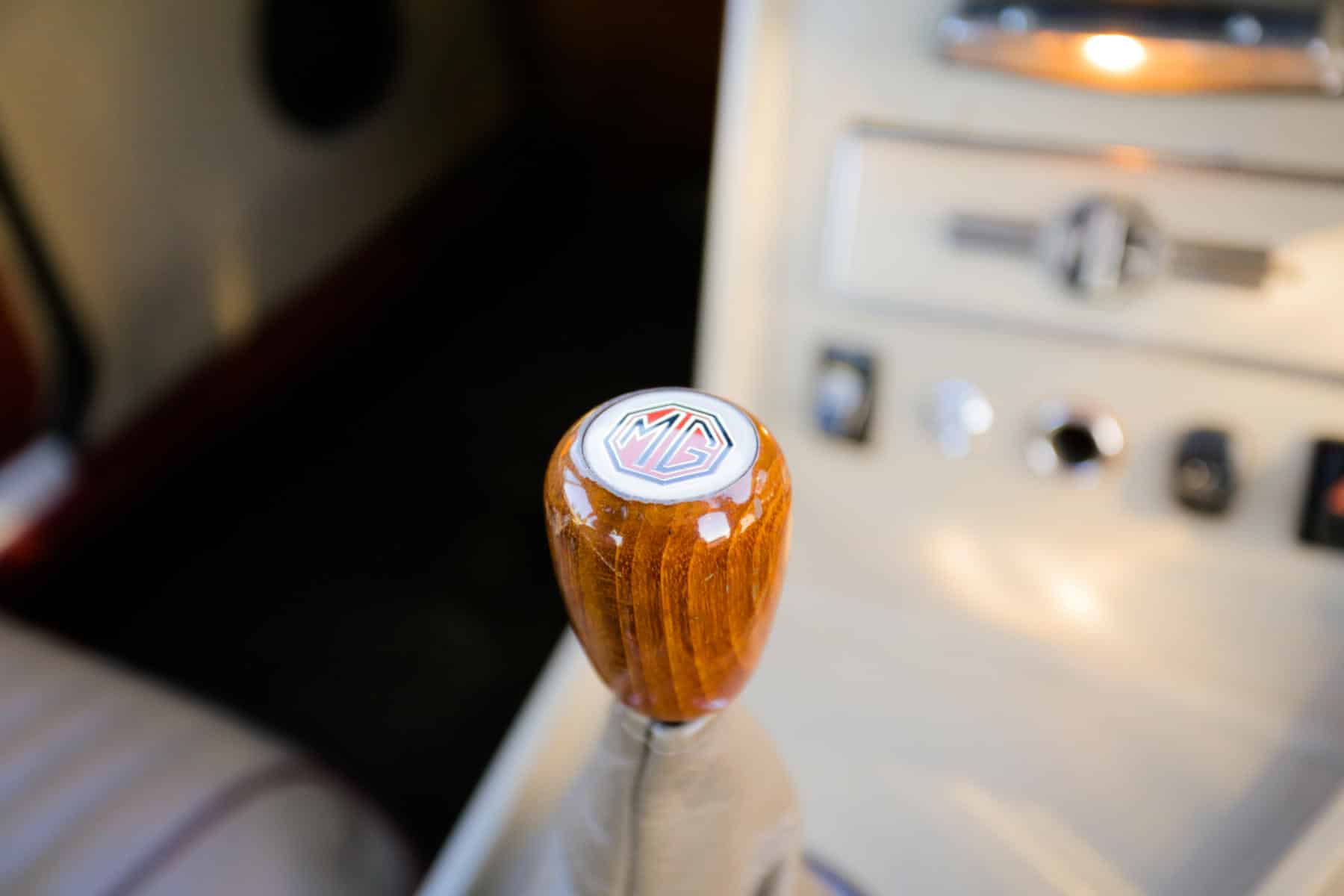 1974 MGB GT 17 1