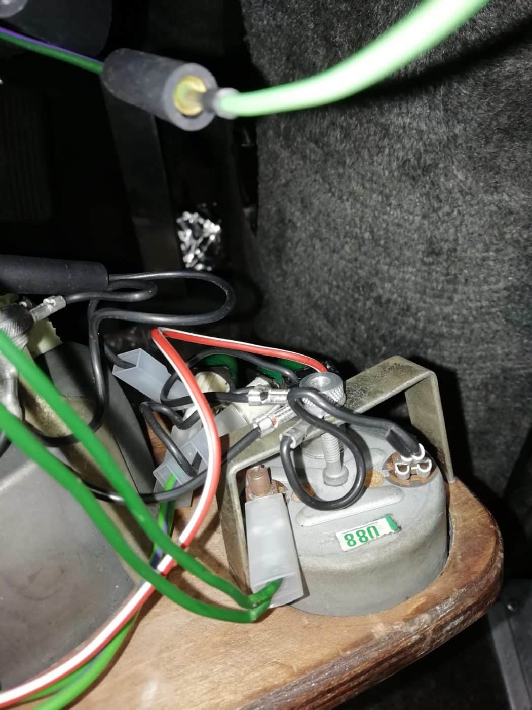 220222 1970 Bristol 411 Dash Removal 31 1