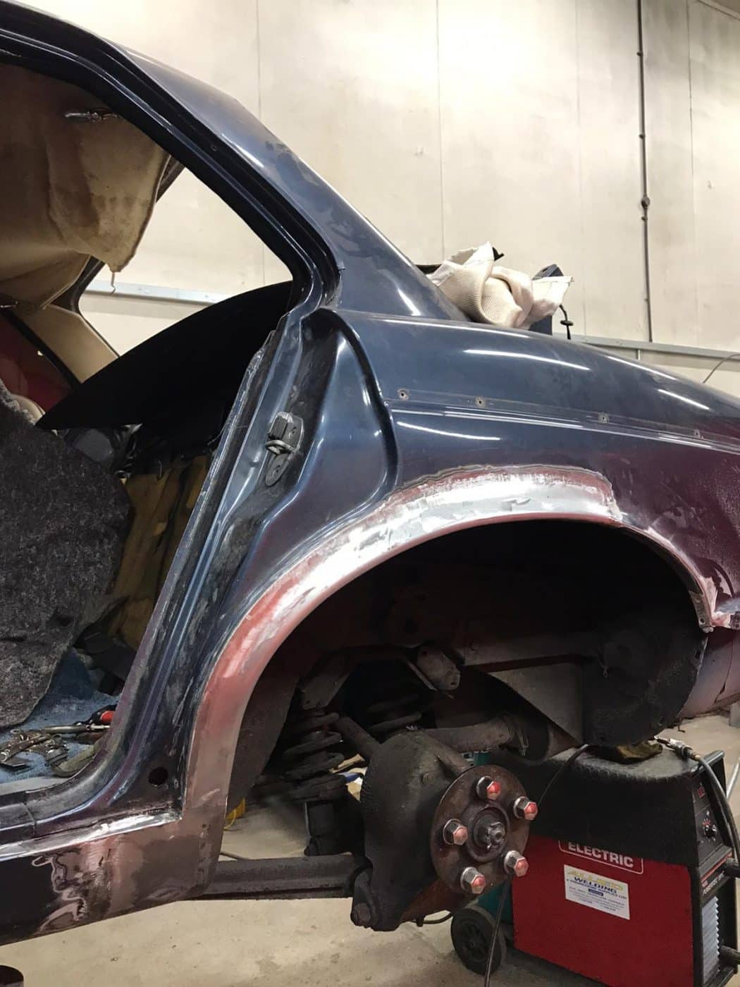 250222 1987 Daimler Double Six Passenger Side Rust Repairs Arches and Door 11 1