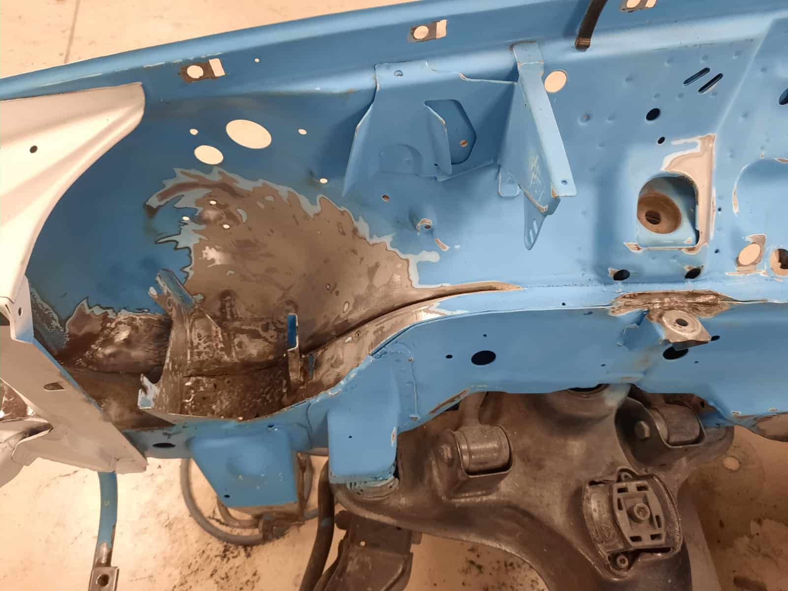 250222 1987 Mercedes 500SL Engine Bay Prep and Rust 11 1