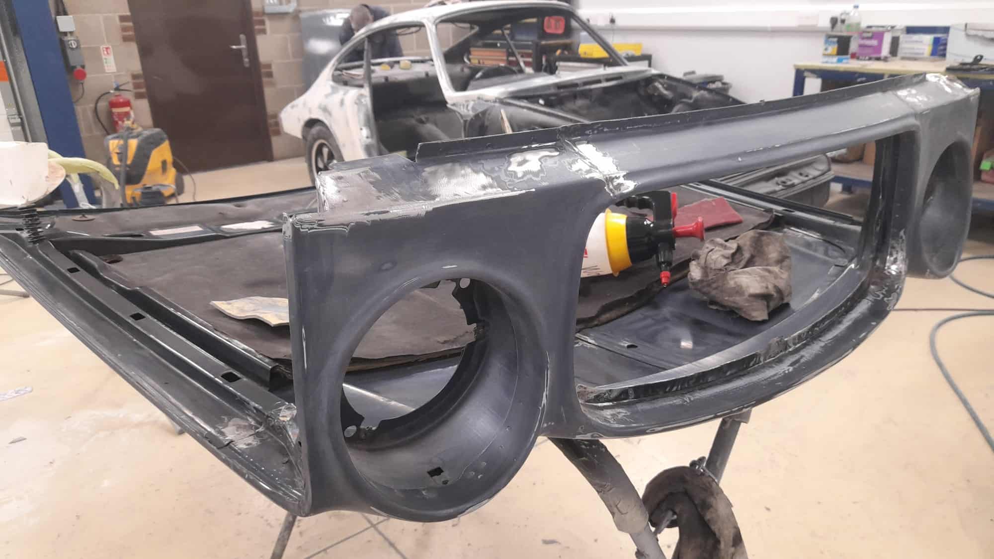 280222 1987 Daimler Double Six Body Panels Stripped 13 1