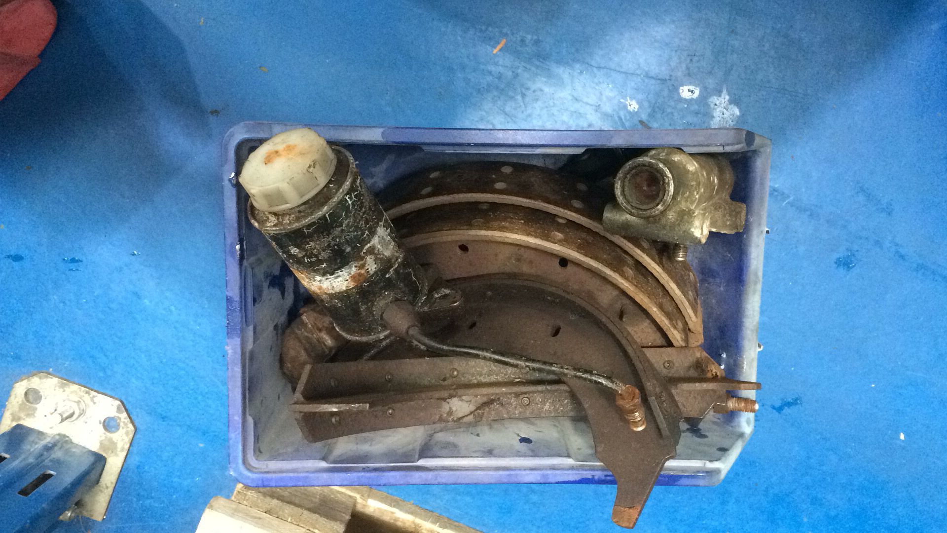 020322 1963 Morris LD Hydraulic Teardown 8 1