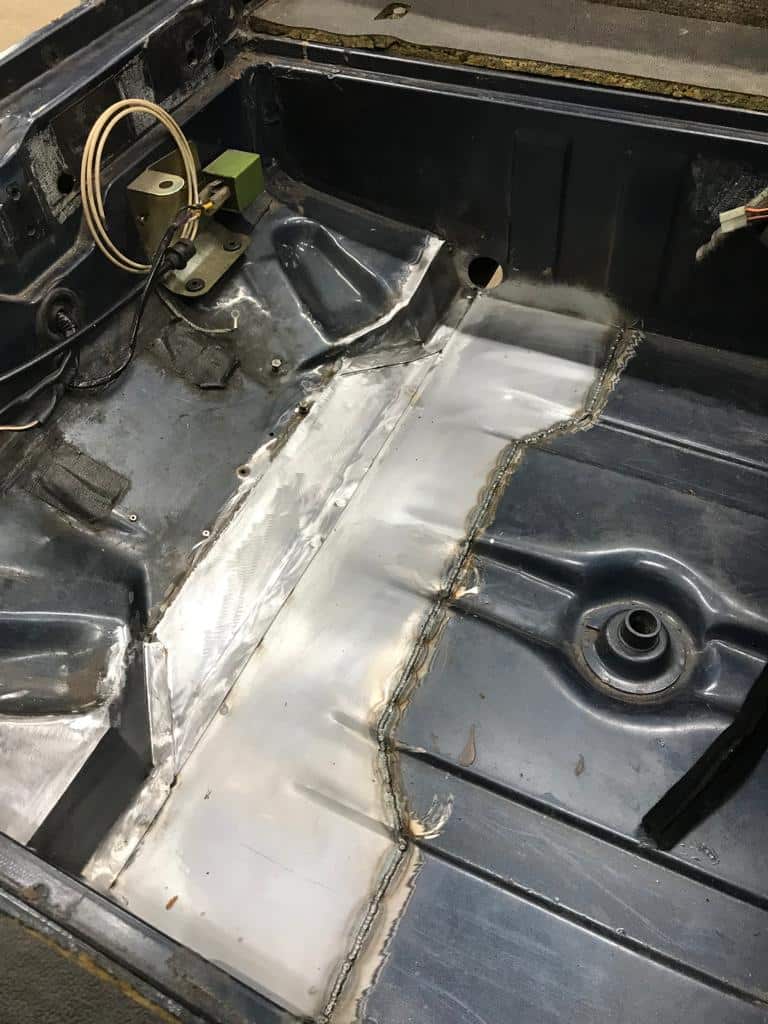 040322 1987 Daimler Double Six Boot Floor Repairs 1