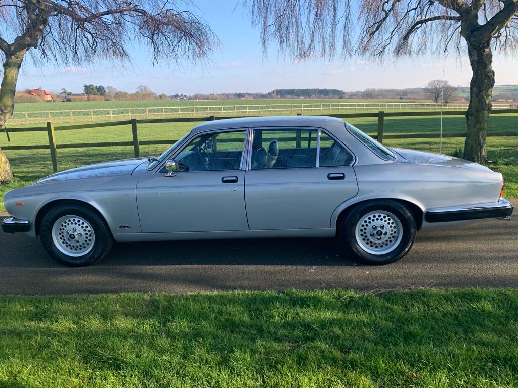 1985 Jaguar Double Six B889YYH 9 1