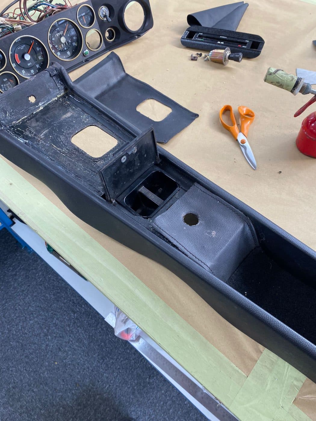 250322 1969 Sunbeam Rapier Dash and Centre Console Repairs 10 1