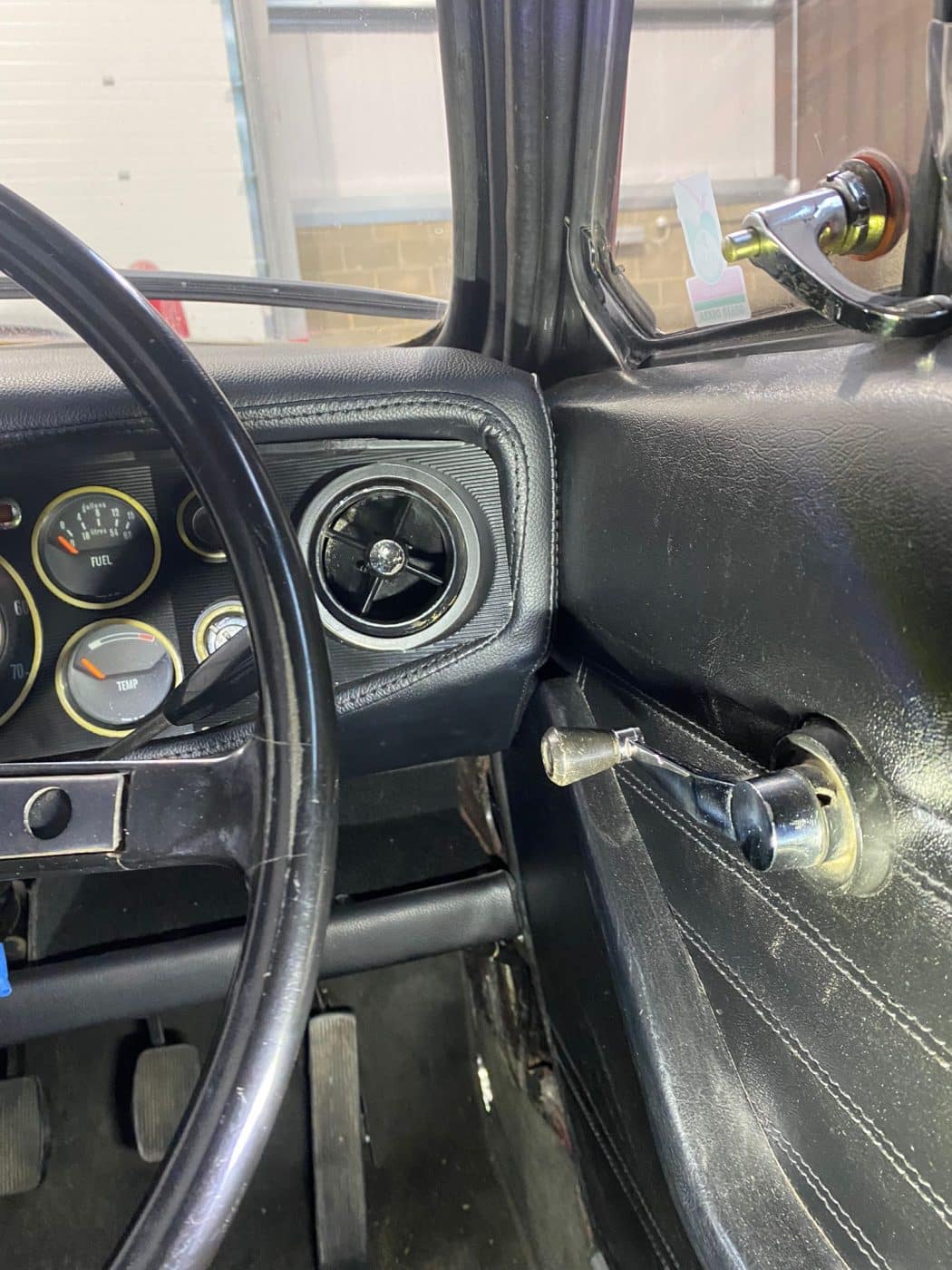 250322 1969 Sunbeam Rapier Dash and Centre Console Repairs 37 1