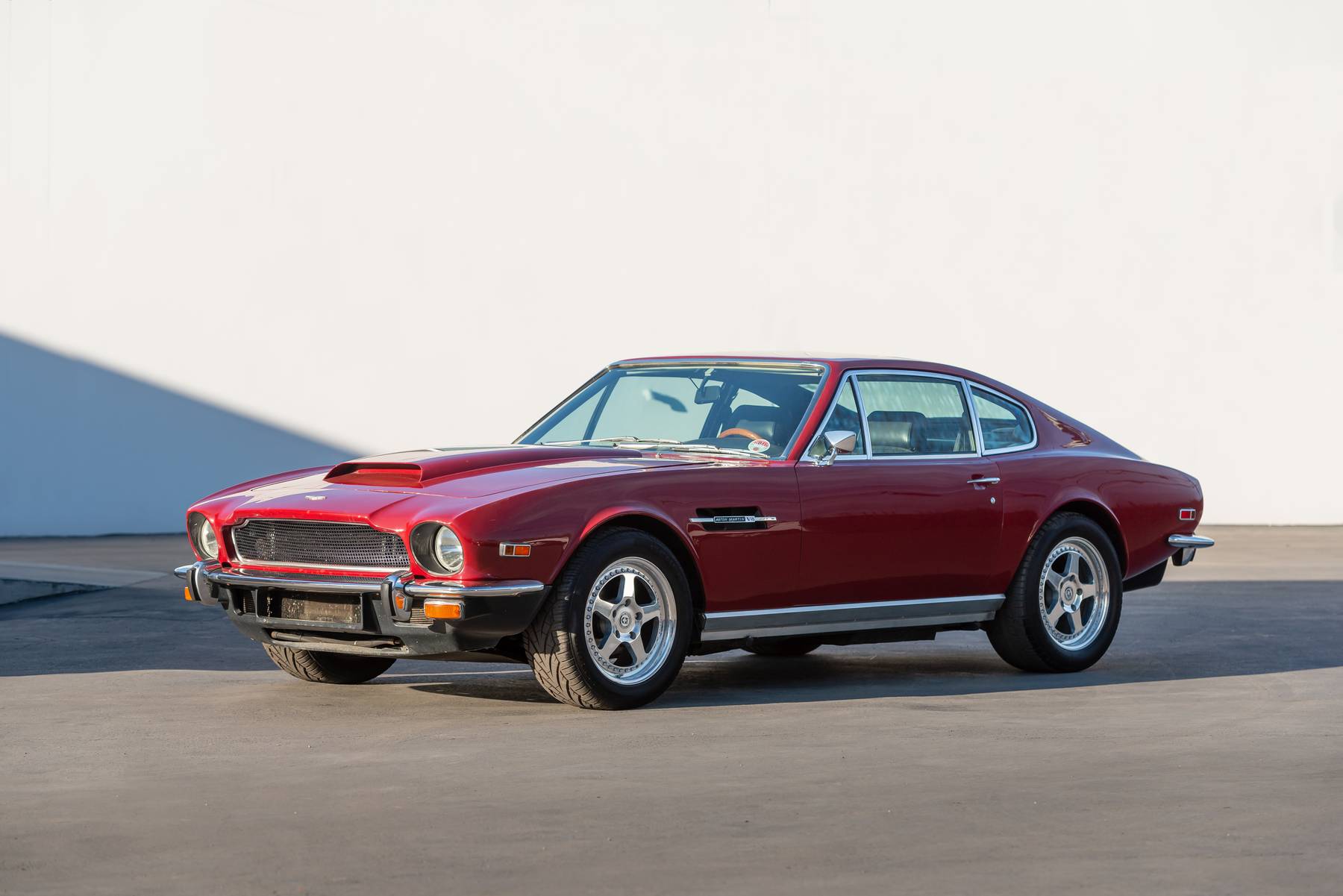 Aston Martin V8 1 1