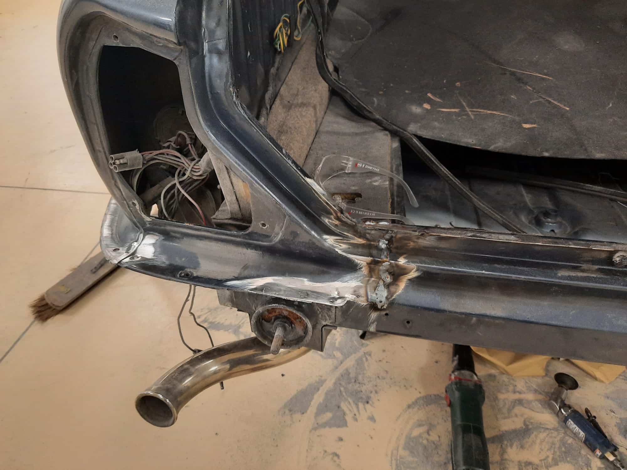 050422 1987 Daimler Double Six Minor Body Repairs 15 1