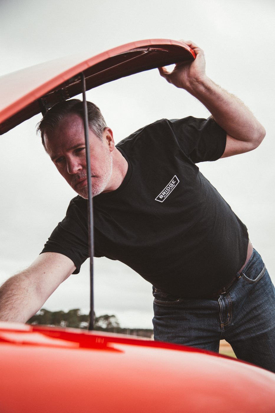 Black Bridge Classic Cars workshop T-Shirt 'The Standard' be part of our classic car workshop team around the world!