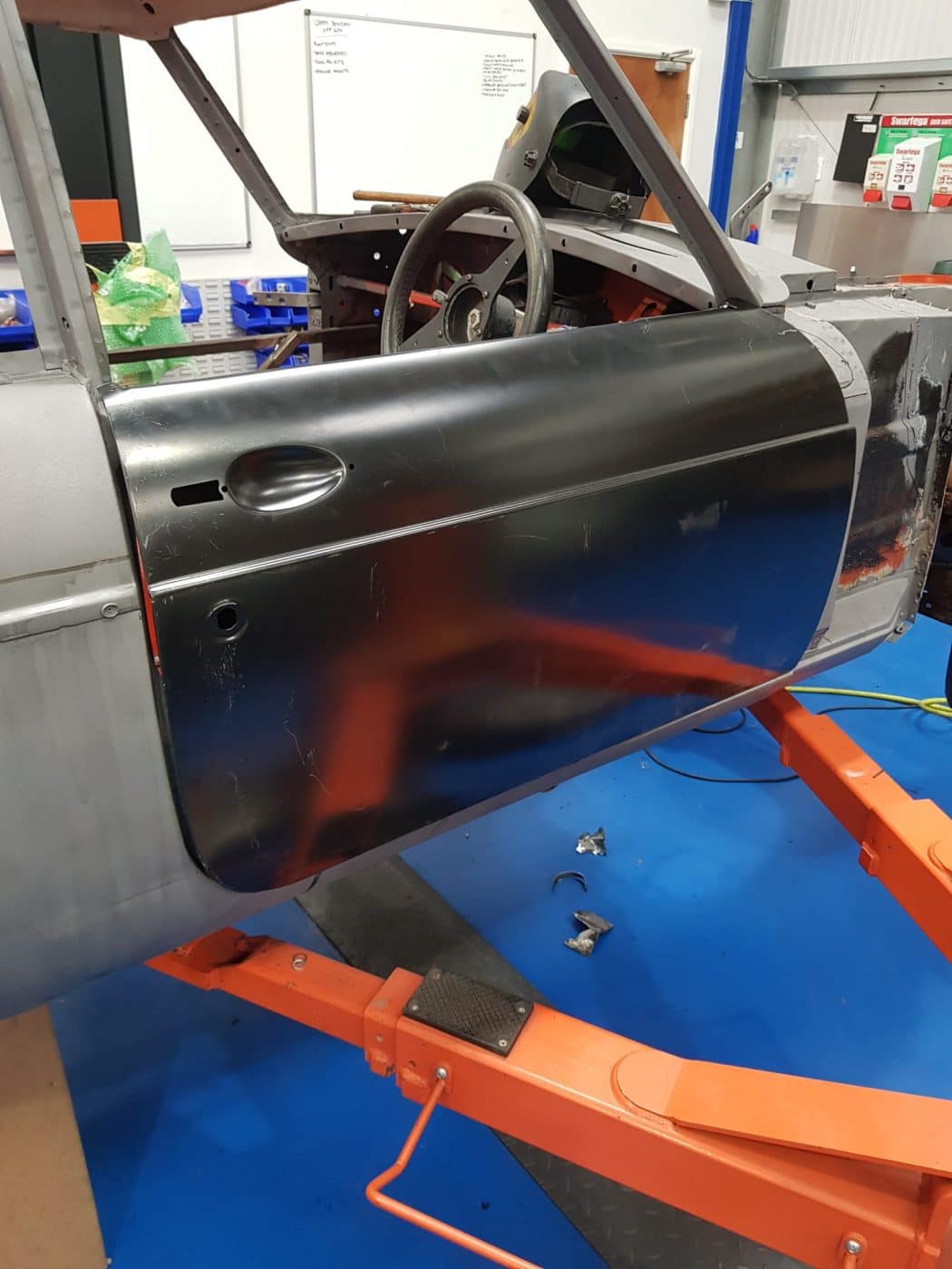 140422 1978 MGB GT Further Metal Repairs BodyDoors 7 1