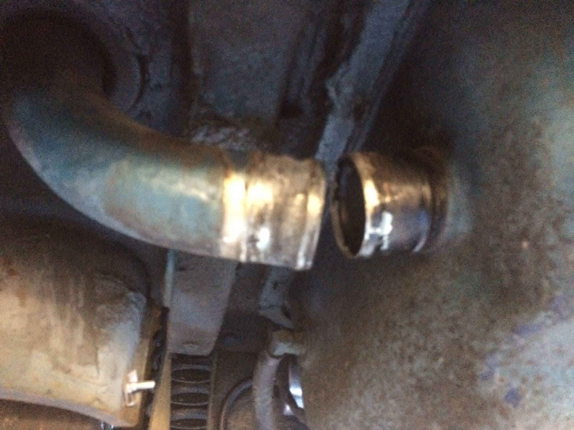 190422 1973 Volvo 1800ES service repairs balljoint and antifreeze 4 1