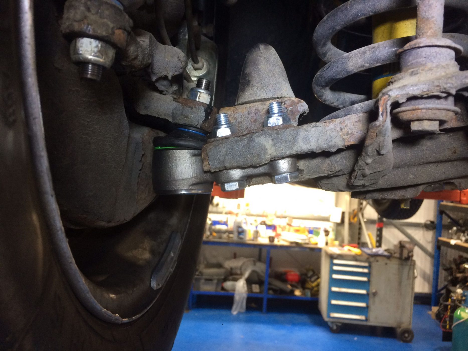 190422 1973 Volvo 1800ES service repairs balljoint and antifreeze