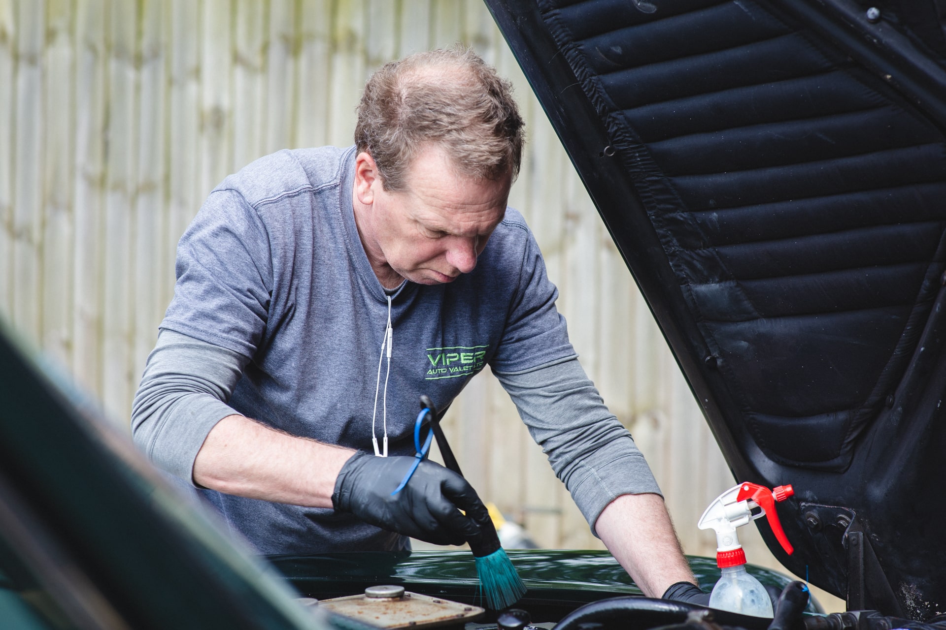 190422 Colin cleaning bentley 3 1