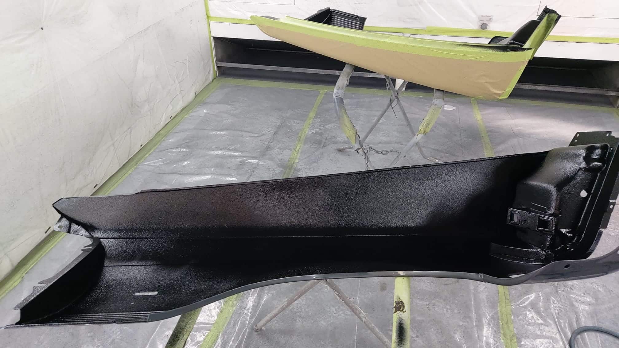 210422 1987 Mercedes 500SL Black Raptorguard in Front Wings 8 1