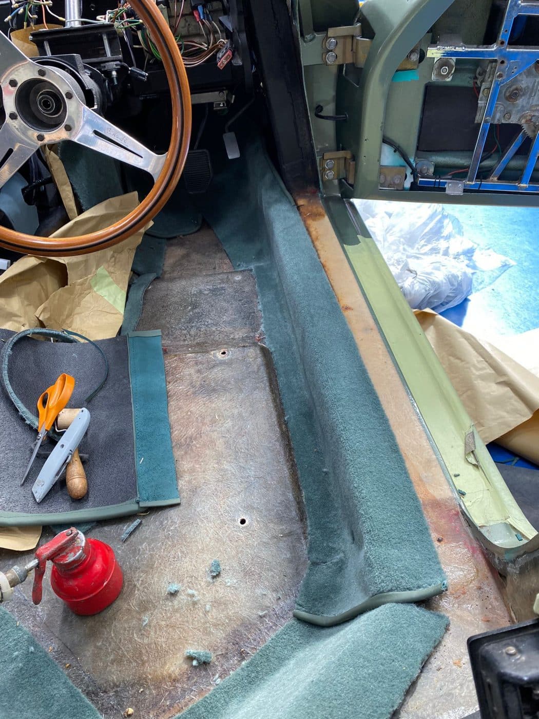 220422 1979 Arrow Ferrari Daytona Rear Parcel Shelf and Carpets Glued Down 25 1
