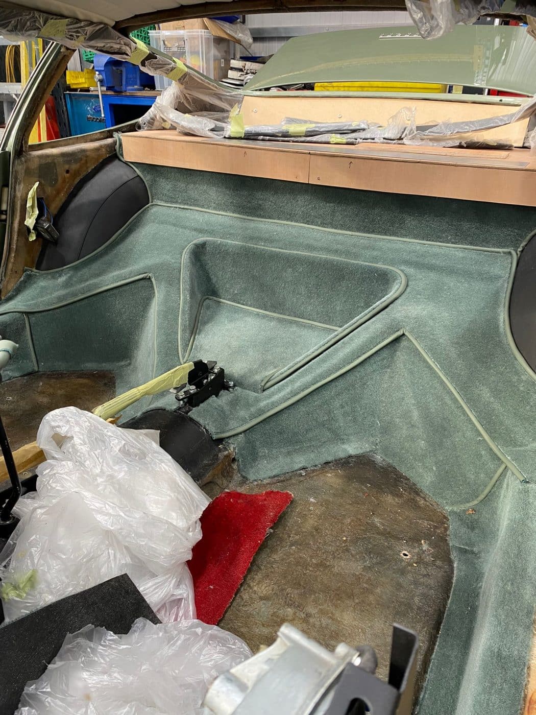 220422 1979 Arrow Ferrari Daytona Rear Parcel Shelf and Carpets Glued Down 35 1