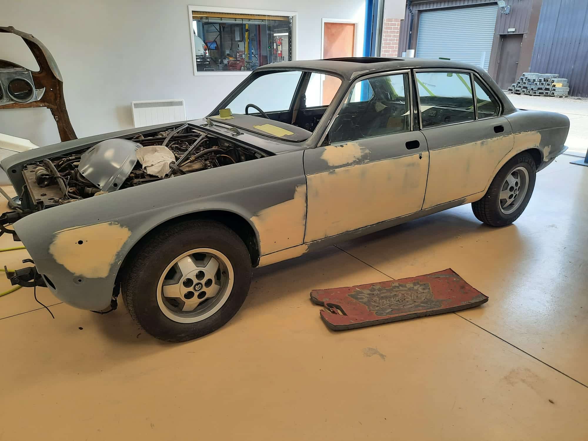 220422 1987 Daimler Double Six Filler Work 7 1