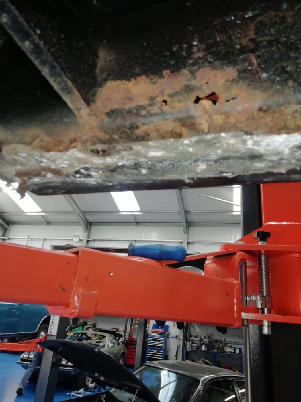 260422 1970 Bristol 411 OS inner sill corrosion 8 1