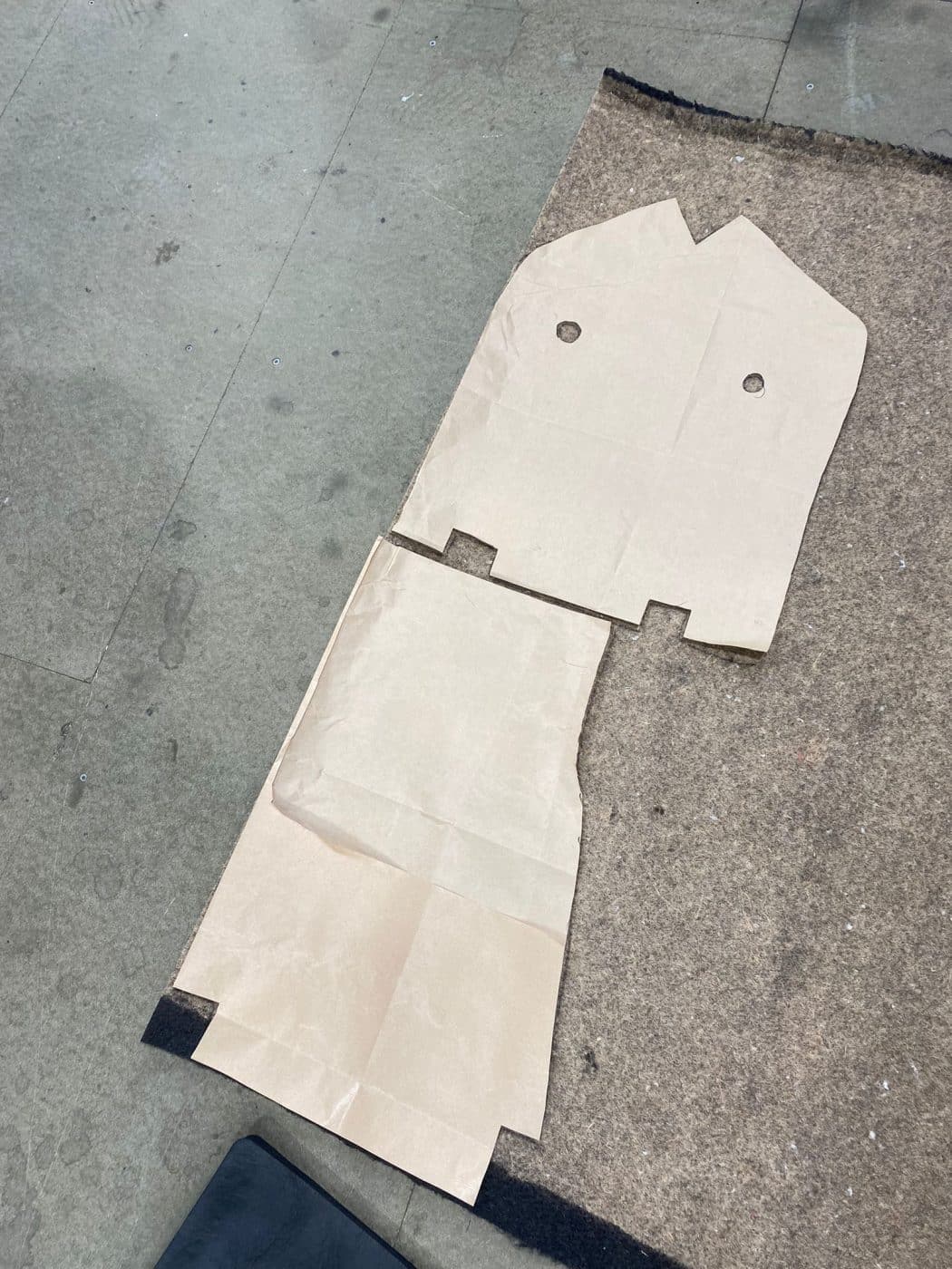 030522 1979 Arrow Ferrari Daytona Interior Carpets and B Pillar 21 1