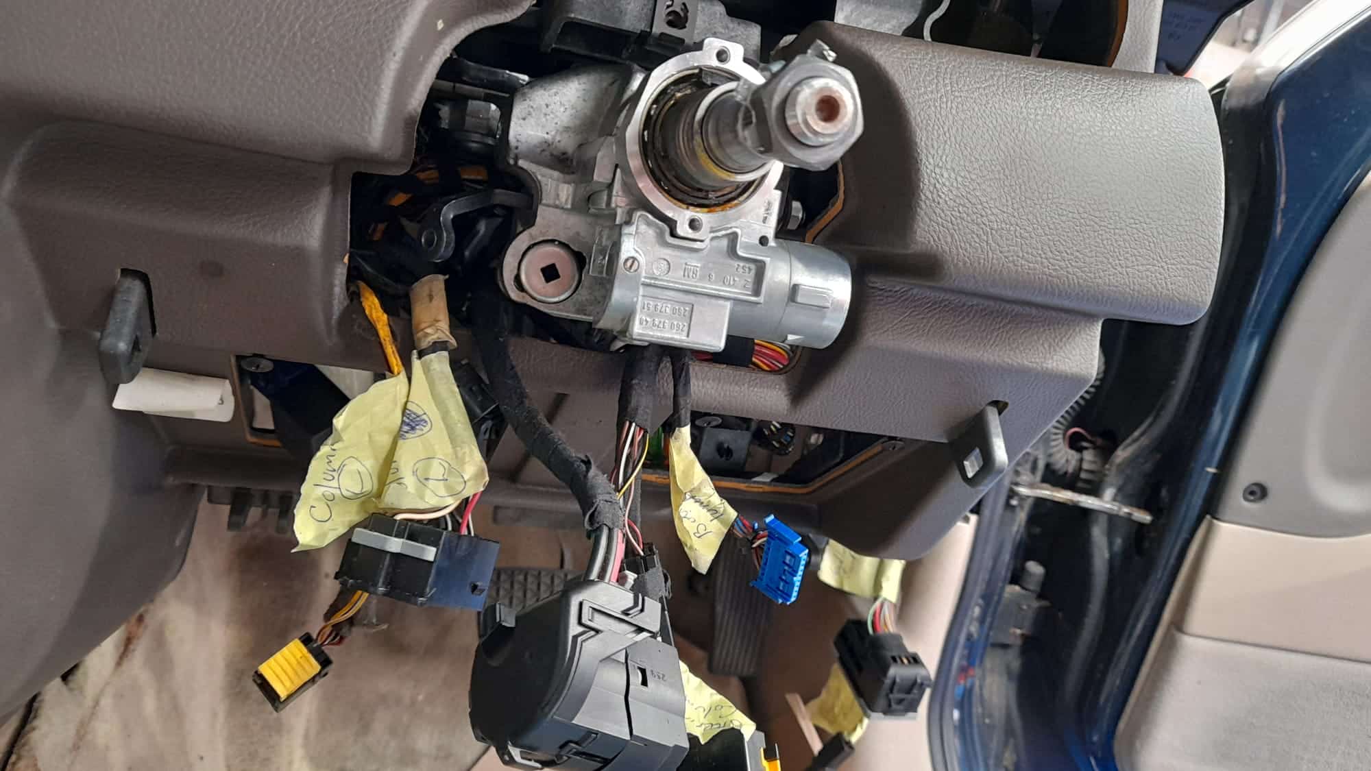 060522 1999 Vauxhall Omega Dash Parts Removed for Heater Matrix Cleaning Parts 17 1