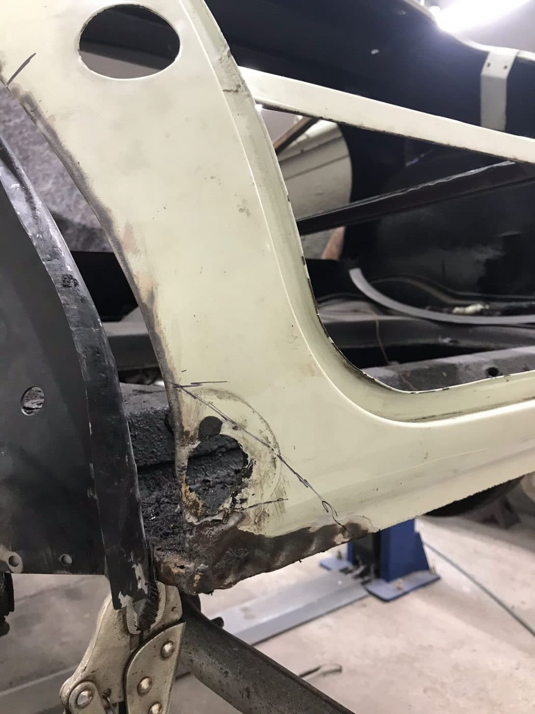 150522 1969 Morris Minor Convertible Arch and Rear Quarter Repairs12 1