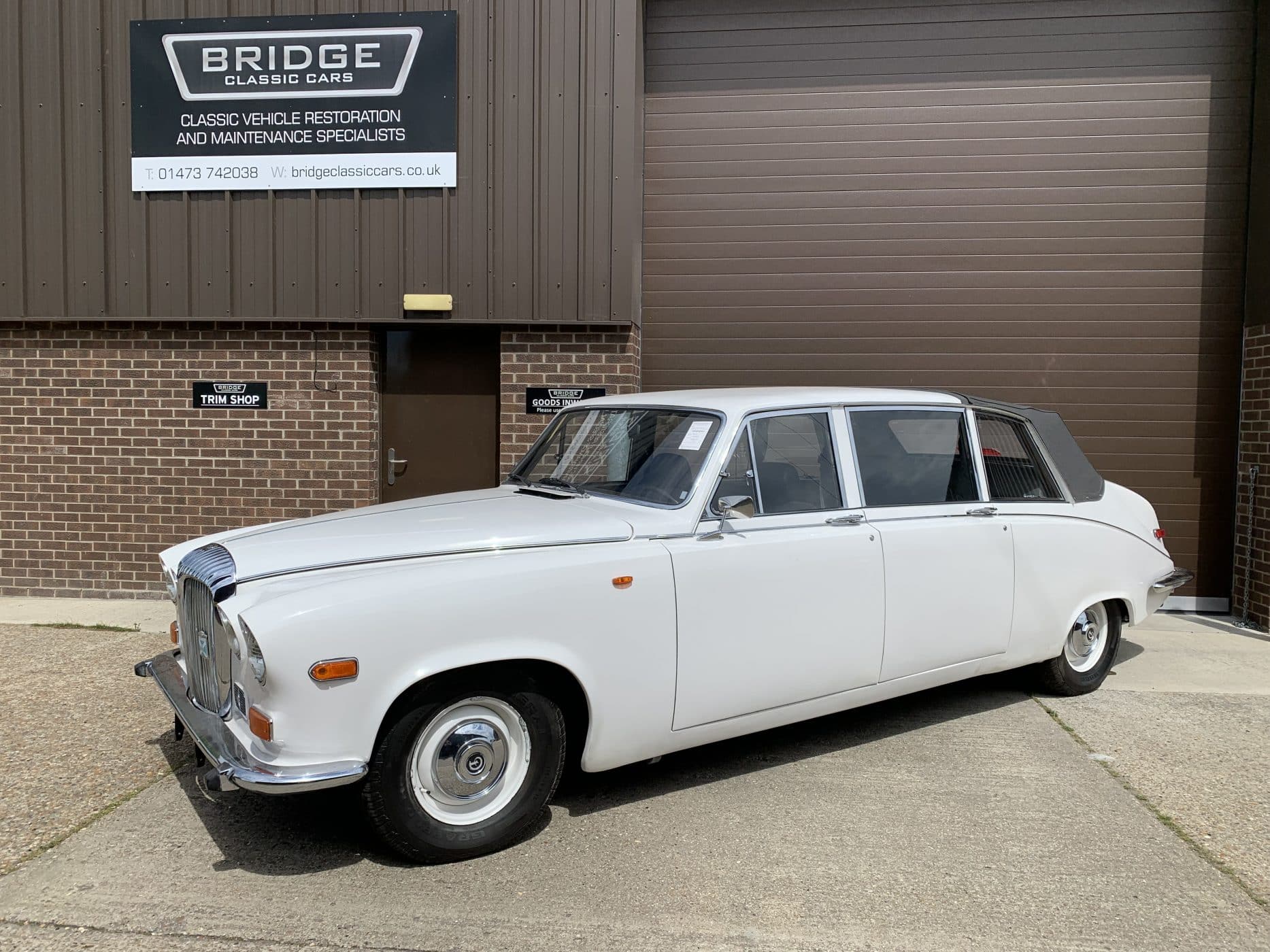 170522 1986 Daimler DS420 arriving in UK 1 1 1