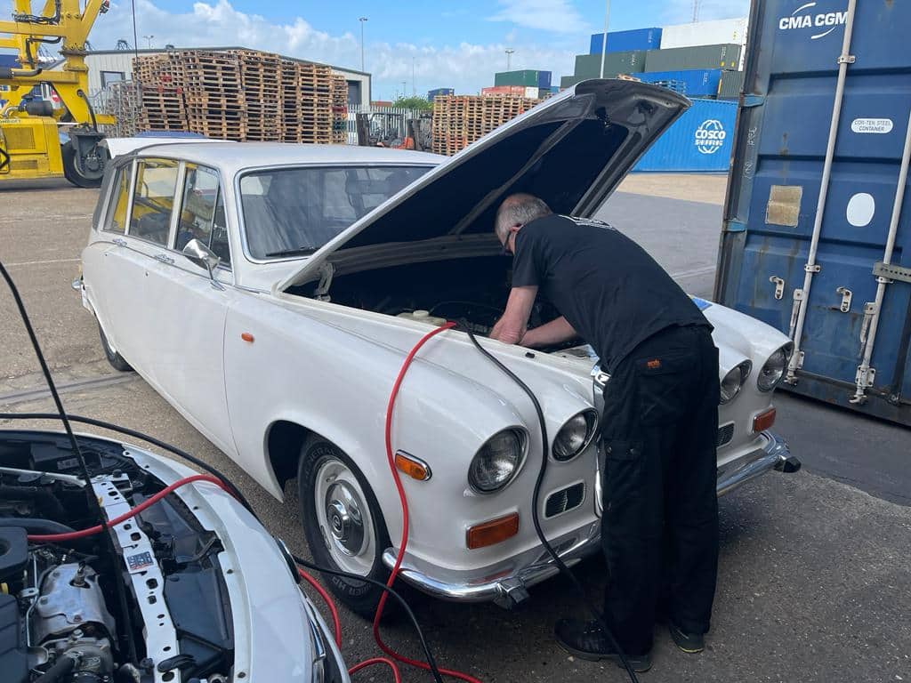 170522 1986 Daimler DS420 arriving in UK 15 1