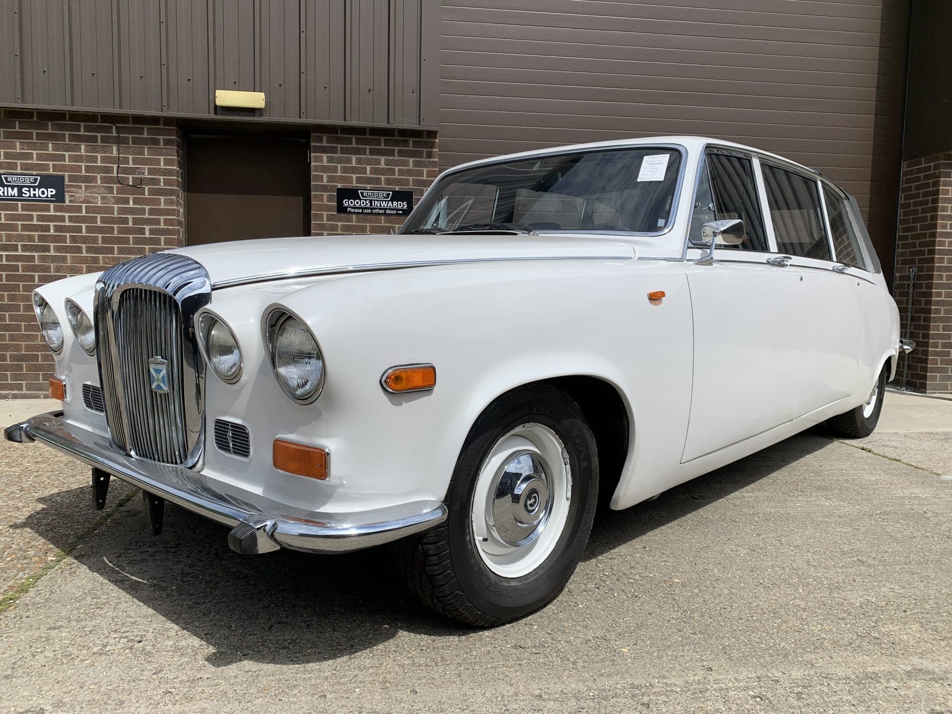 170522 1986 Daimler DS420 arriving in UK 3 1