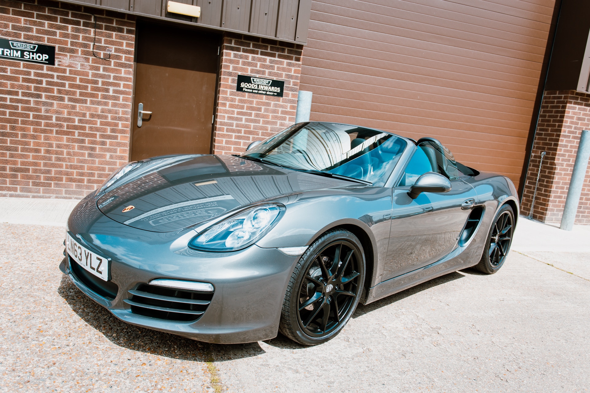 18052021 Porsche Boxster arrives for paintwork repair 04 1