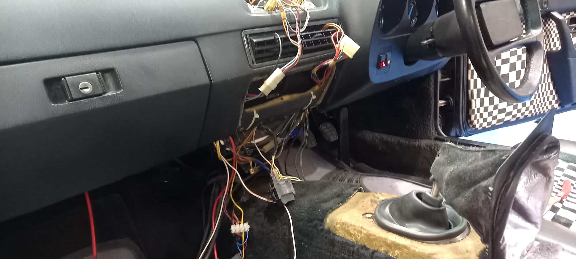 240522 1980 Porsche 924 Turbo Front Lights and Heater Valve Repair 9 1