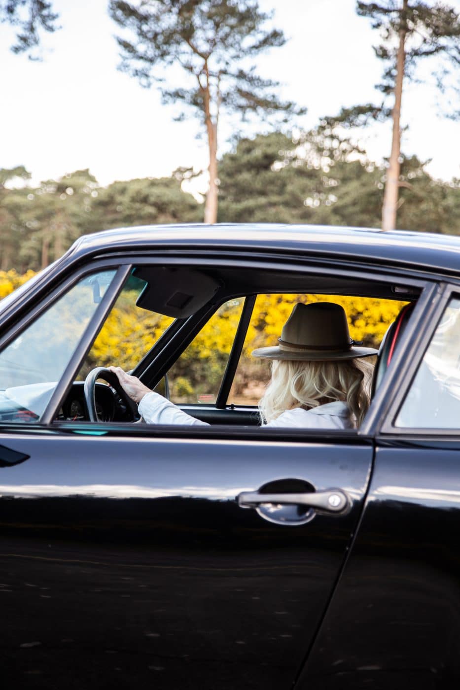 260422 1985 Porsche 911 BTS Photos 28 1