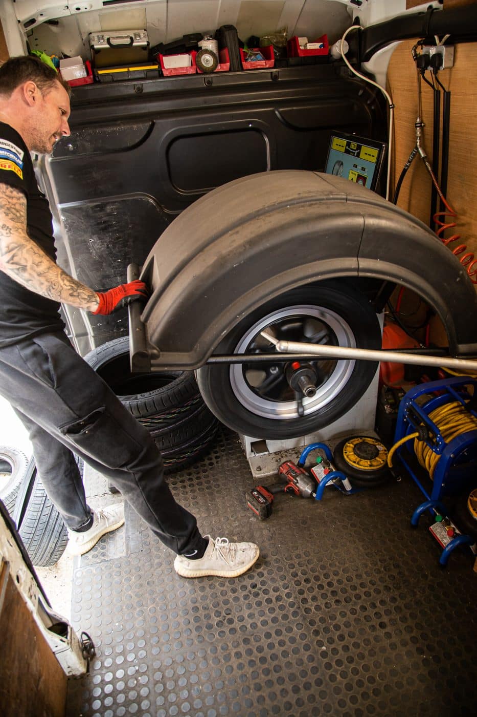 260522 911 Tyre Change 15 1