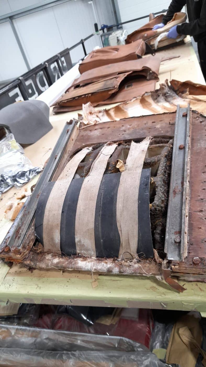 270522 1954 Bristol 405 Front Seat Inspection 15 1