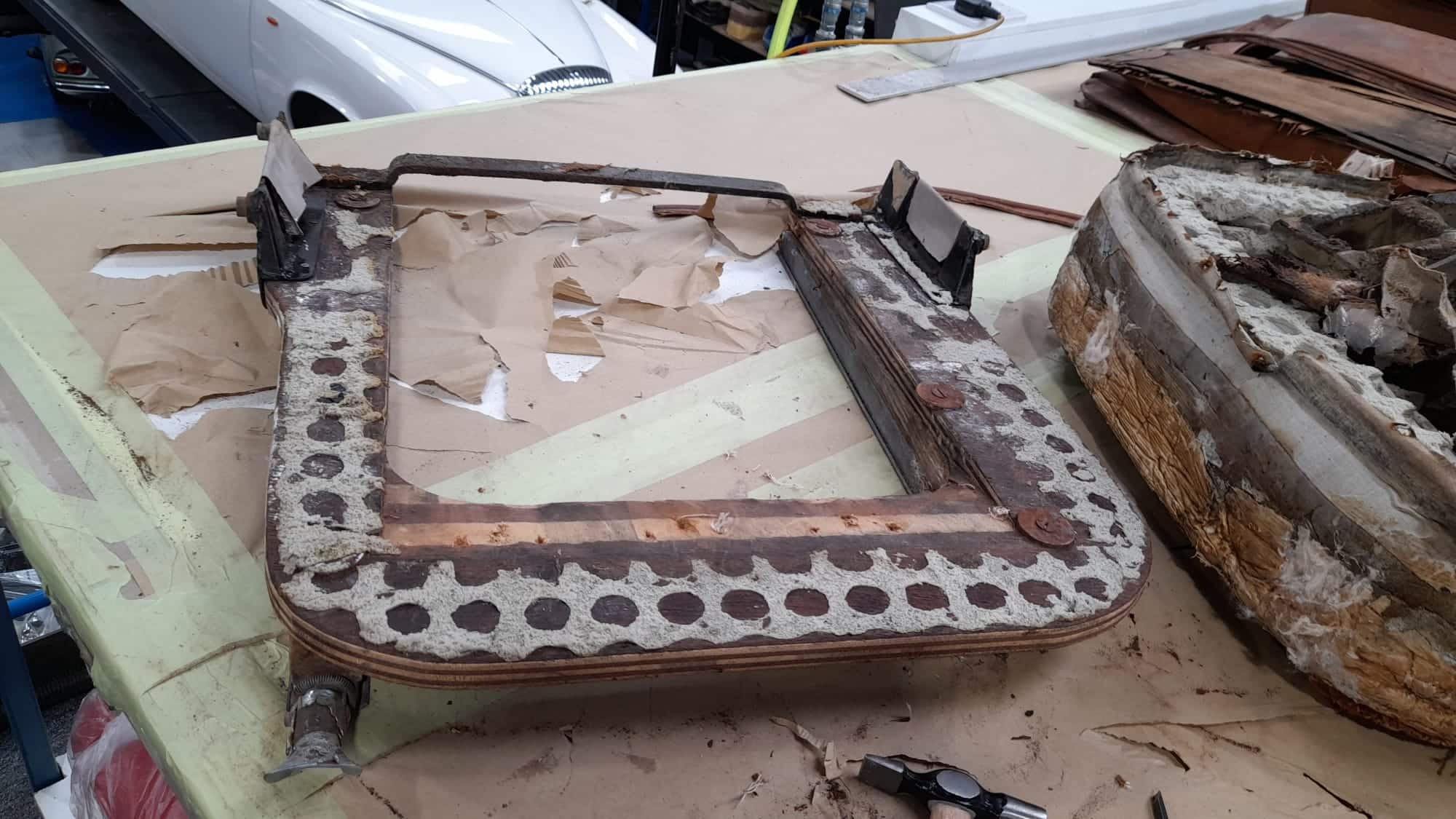 270522 1954 Bristol 405 Front Seat Inspection 18 1